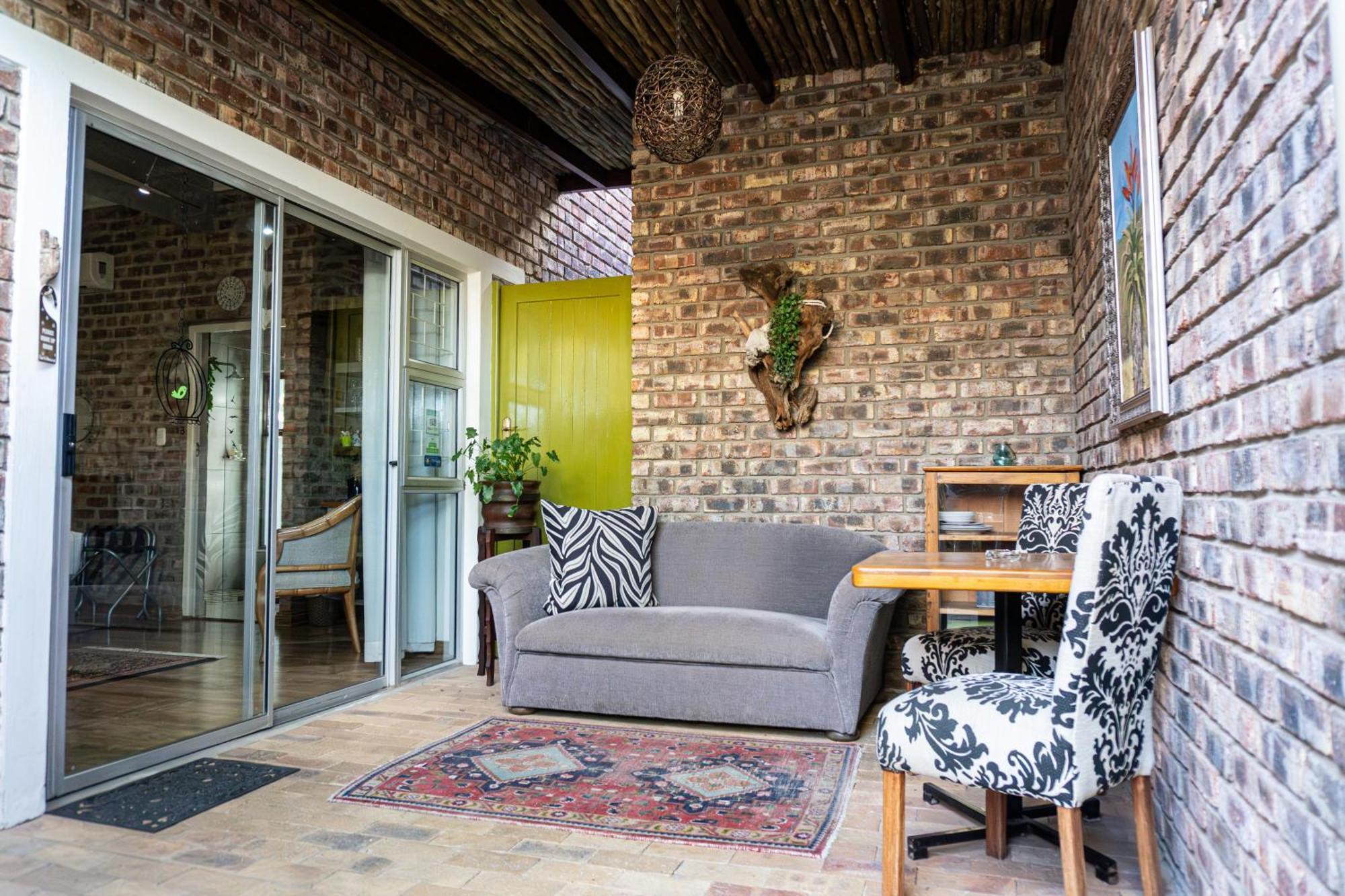 Earthbound Guest House Oudtshoorn Exterior photo